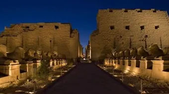 أين يوجد معبد الكرنك