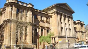 أين يوجد أقدم متحف في العالم