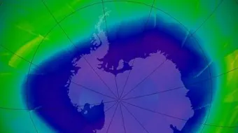 أين يقع ثقب الأوزون