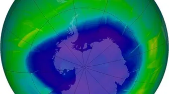 أين توجد طبقة الأوزون