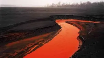 أين يقع النهر الأحمر