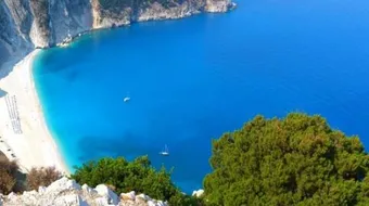 أين يقع البحر الأبيض