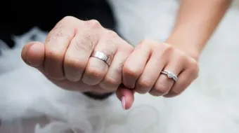 أين توضع الدبلة بعد الزواج