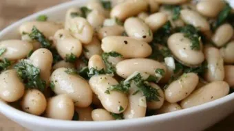 طريقة سلطة الفاصوليا البيضاء