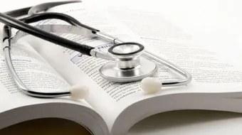 من إخترع سماعة الطبيب