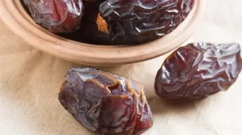 من تصبح بسبع تمرات