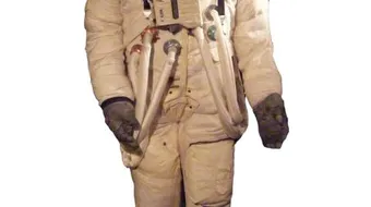 لماذا يرتدي رواد الفضاء ملابس خاصة