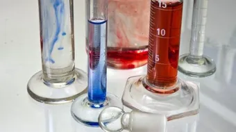 لماذا ندرس علم الكيمياء