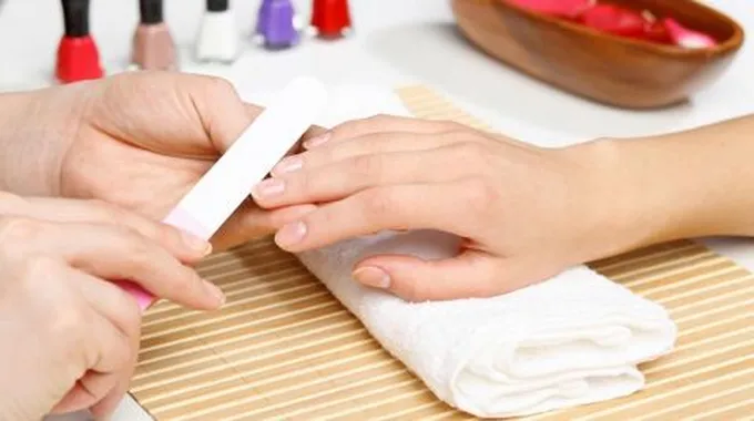 كيفية العناية بالأظافر