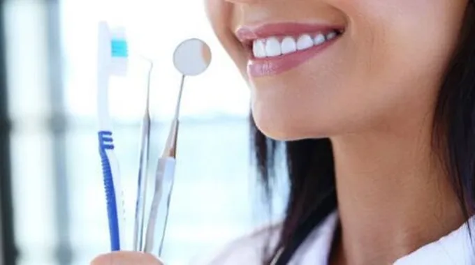 كيف تتخلص من رائحة الفم في الصباح