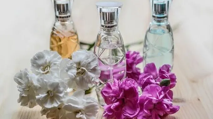 طريقة صنع العطر في المنزل