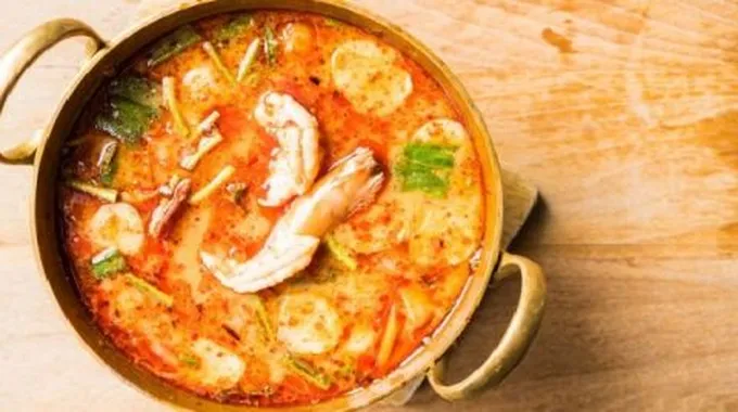 طريقة عمل شوربة المأكولات البحرية