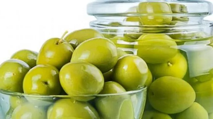 طريقة تمليح الزيتون الأخضر