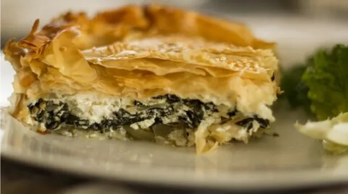 طريقة عمل الجلاش بالسبانخ والجبنة