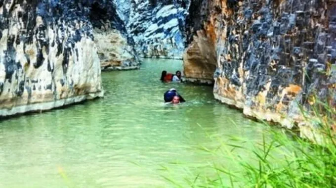 أين يقع وادي الموجب